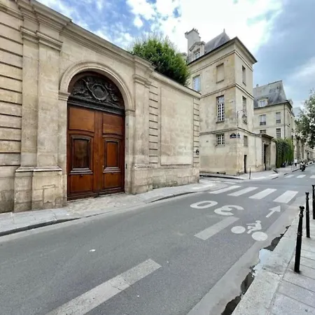 Le Marais Gallery -Unique And Elegant Studio Paris Center Paris