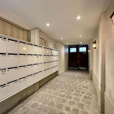 Le Marais Gallery -Unique And Elegant Studio Paris Center Apartment
